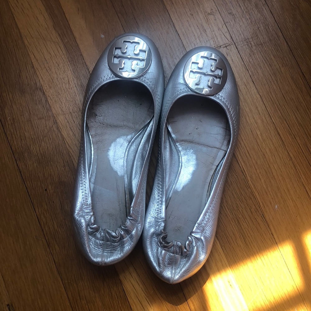 Authentic Silver Tory Burch flats!